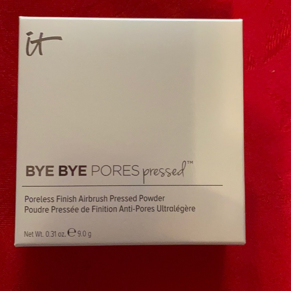 It BYE BYE PORES pressed Airbrush finish pressed powder translucent